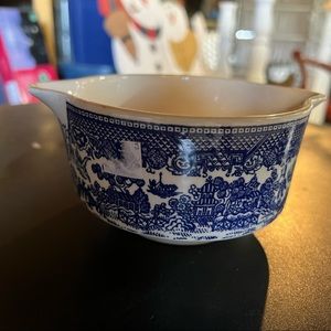 Blue willow bowl